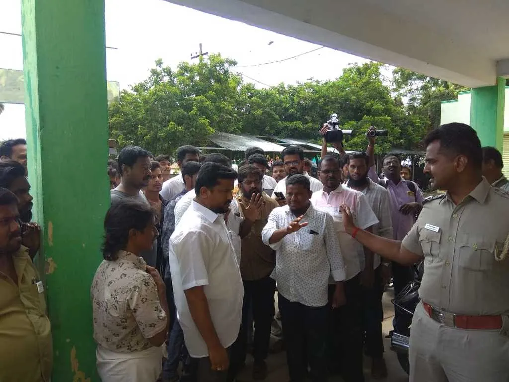 Sexual harassment by the AIADMK secretariat close to the minister; Arrested in the Bocco law!